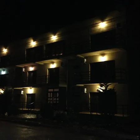Casa Andrei בית הארחה 3*